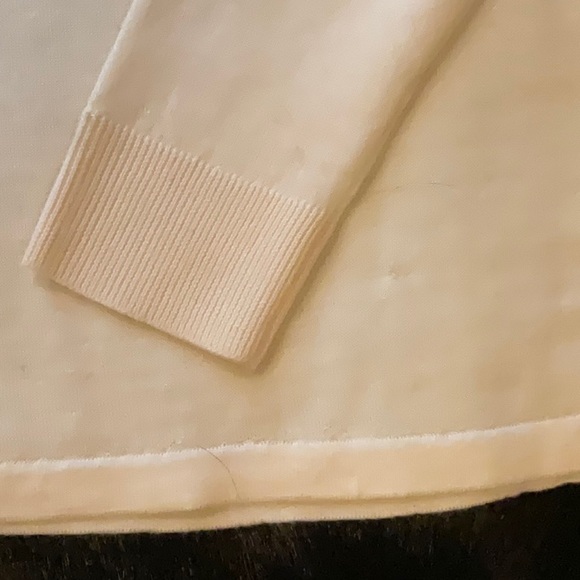 Crew neck light weight cream sweater - Picture 4 of 4